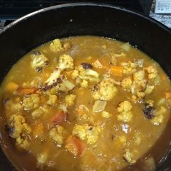 A picture of Roasted Cauliflower & Potato Curry Soup.