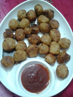 चावल सूजी के पकोड़े (Chawal suji ke pakode recipe in Hindi) रेसिपी मुख्य फोटो