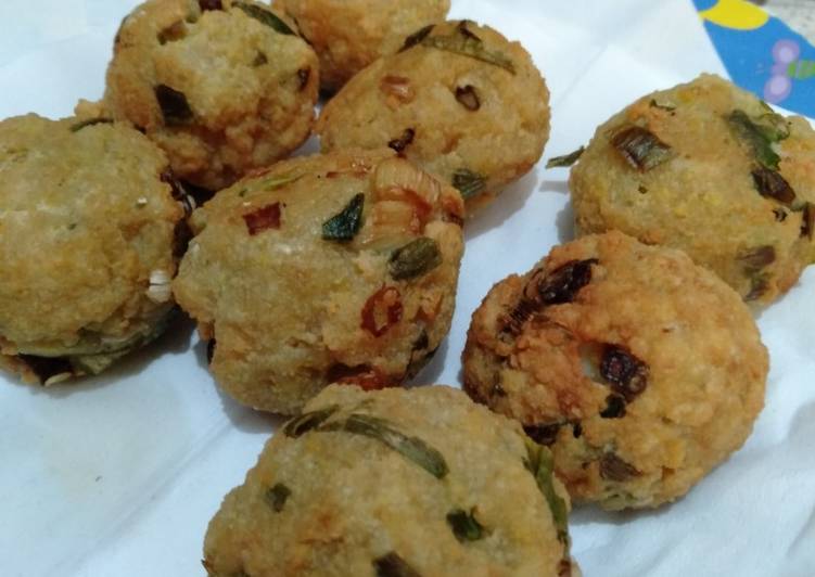  Resep  Perkedel tahu  isi  telur  puyuh  renyah dan simple oleh 