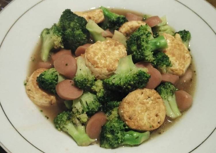 Resep Cah brokoli saus tiram mix.sosis Lezat
