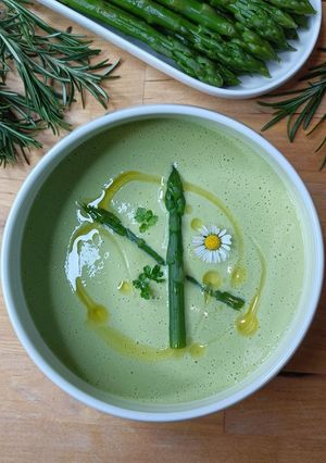 Une photo de 🌿Soupe aux queues d'asperges (antigaspi)