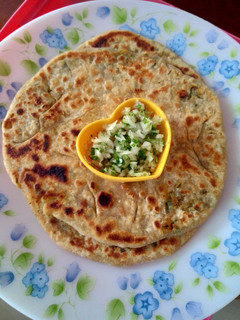 A picture of Onion paratha.