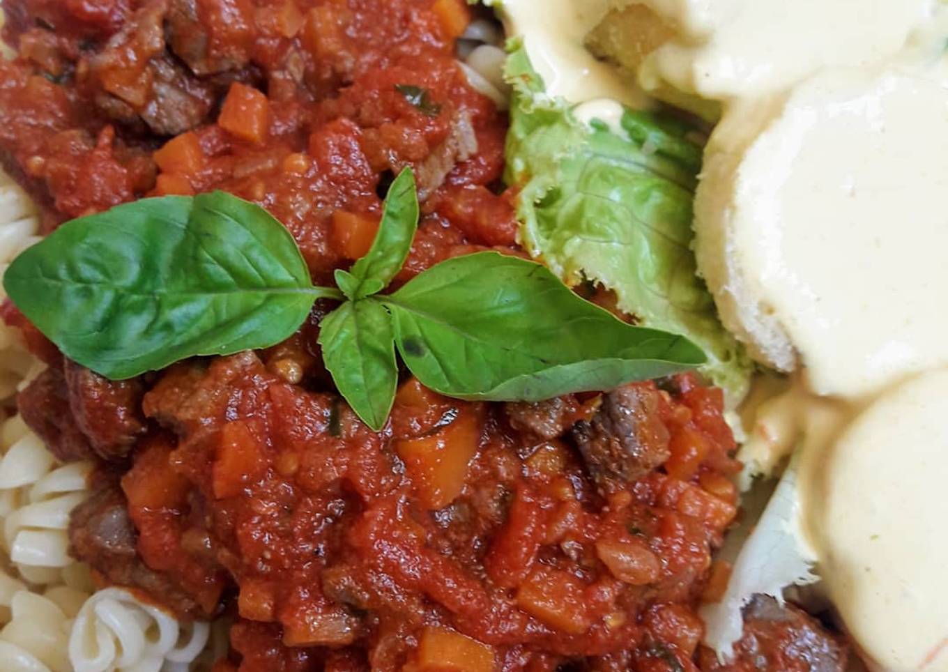 Pasta Tornillo en salsa Bolognesa y papita a la huancaína🇵🇪