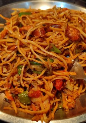 A picture of Egg chicken noodles.