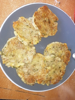 Una foto de Croquetas de papa y atún