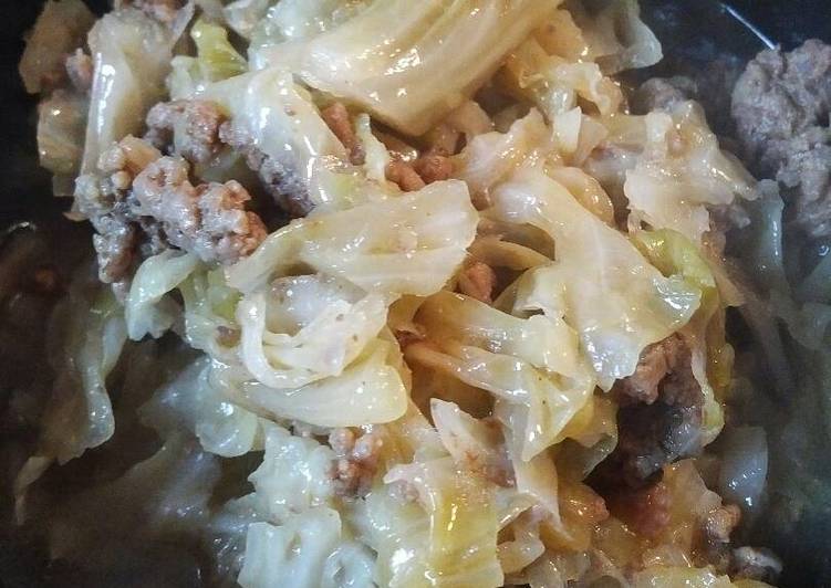 Simple ground beef and cabbage