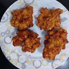 A picture of Corn Bhajiyas.