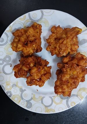 A picture of Corn Bhajiyas.