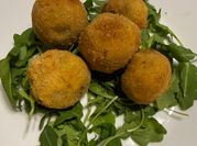 Una foto di polpette lenticchie