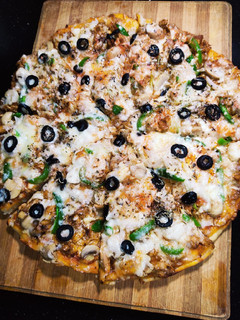 A picture of Chicken Tikka With Mushroom Pizza 🍕.