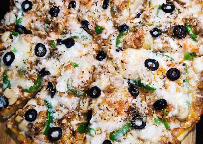 Steps to Make Award-winning Chicken Tikka With Mushroom Pizza 🍕