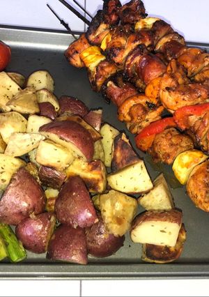 Una foto de Brochetas de pollo