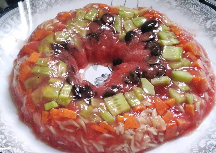 Step-by-Step Guide to Prepare Quick Tomato aspic salad