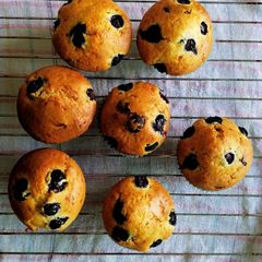 A picture of Blueberry Cinnamon Muffins.