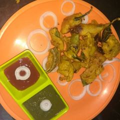 A picture of Cut mirchi bhajji.