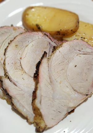 Una foto de Cerdo asado con papas
