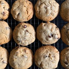 A picture of Dates & Walnuts Cookies.