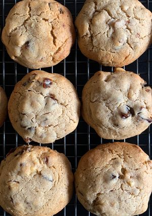 A picture of Dates & Walnuts Cookies.