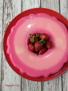 Foto resep Puding Stroberi & Susu Karamel Merdeka🇲🇨