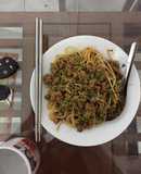 Mỳ ý xào bò và rau mầm cải