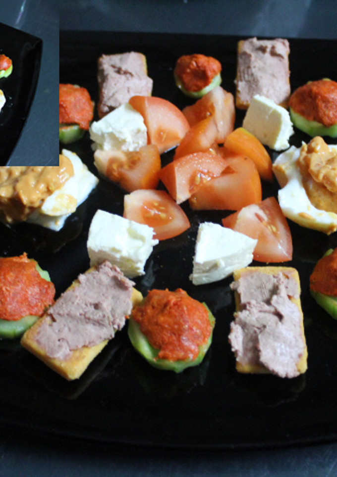 Una foto de Ensalada de paté, queso, sobrasada y huevos rellenos