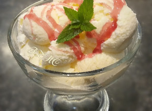 A picture of 🍨🍧🍦Homemade Vanilla Ice Cream🍨🍧🍦.