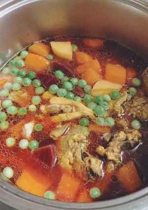 Hình của món Xương gà hầm rau củ.