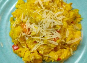 Una foto de Arroz con pollo al curry