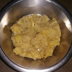 A picture of Aaloo posto.