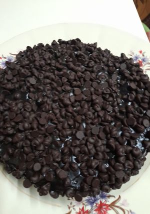 A picture of Choco chips chocolate cake.