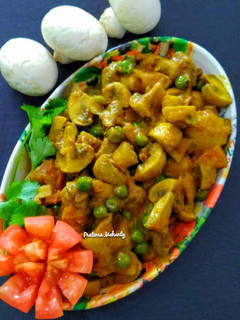 A picture of Chatu Besara(Mushroom with Mustard Paste).