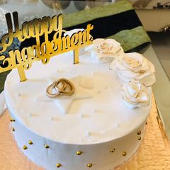 A picture of Engagement cake.