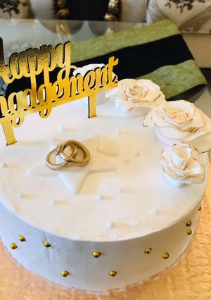 A picture of Engagement cake.