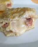 Trứng cuộn sandwich xúc xích phô mai