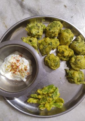 મેથી ના ગોટા (Methi Gota Recipe In Gujarati) રેસીપી મુખ્ય ફોટો