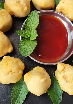 સેઝવાન બટાકા વડા(sezwan batka vada in Gujarati) રેસીપી મુખ્ય ફોટો