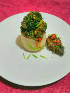A picture of Semo and Veggie soup.