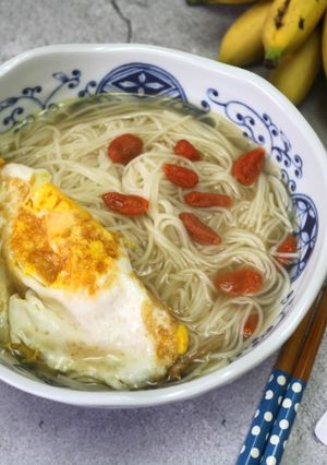 元氣雞湯麵線(滴雞精) 的食譜成品照片