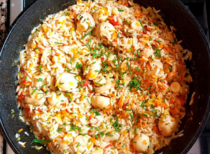 Una foto de Arroz con champiñones y salsa de soja agridulce. #cumplimos7