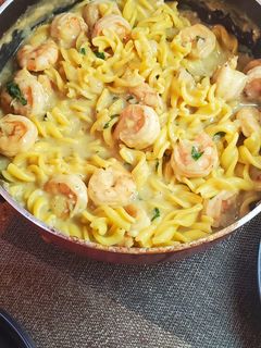 Una foto de Pasta con Camarones en salsa blanca