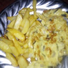 A picture of Chips and egg.