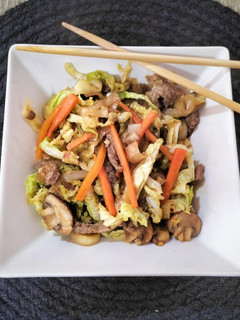 Una foto de Wok de ternera y verduras estilo chino