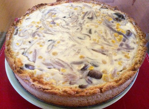 Una foto de Quiche de cebolla, choclo y champiñones