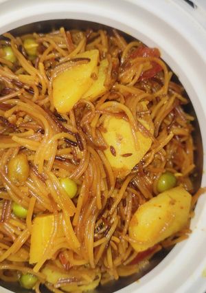 नमकीन सेवइयां (namkeen seviyan recipe in Hindi) रेसिपी मुख्य फोटो
