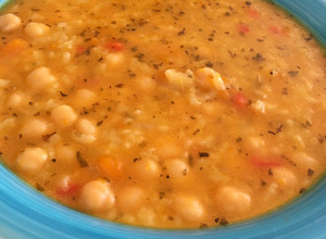 Una foto de Garbanzos guisados con arroz