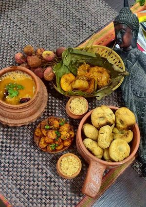 दाल बाटी चूरमा (Dal baati churma recipe in Hindi) रेसिपी मुख्य फोटो