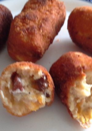 Foto principal de Croquetas de chorizo y huevos fritos, con queso