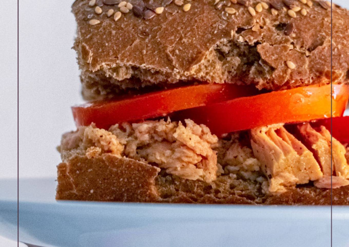 Bocadillo de atún con tomate 🐟🍅