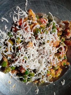 चीजी टोमेटो मटर फ्राई (Cheesy Tomato matar fry recipe in Hindi) रेसिपी मुख्य फोटो