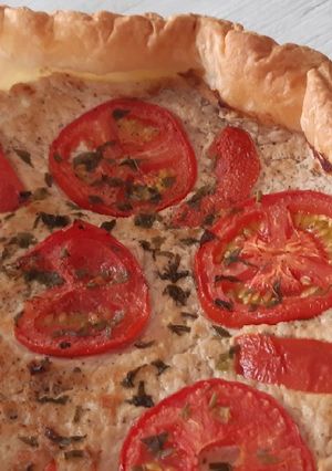 Une photo de Tarte au thon tomate et toujours avec mes aromates de mon jardin